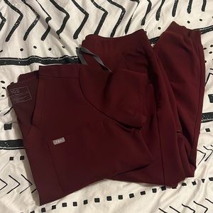 Figs burgundy scrub set